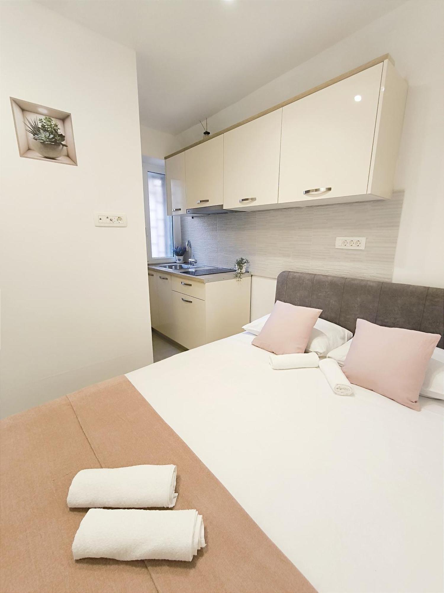 Central Apartment & Room Niko Split Exterior foto
